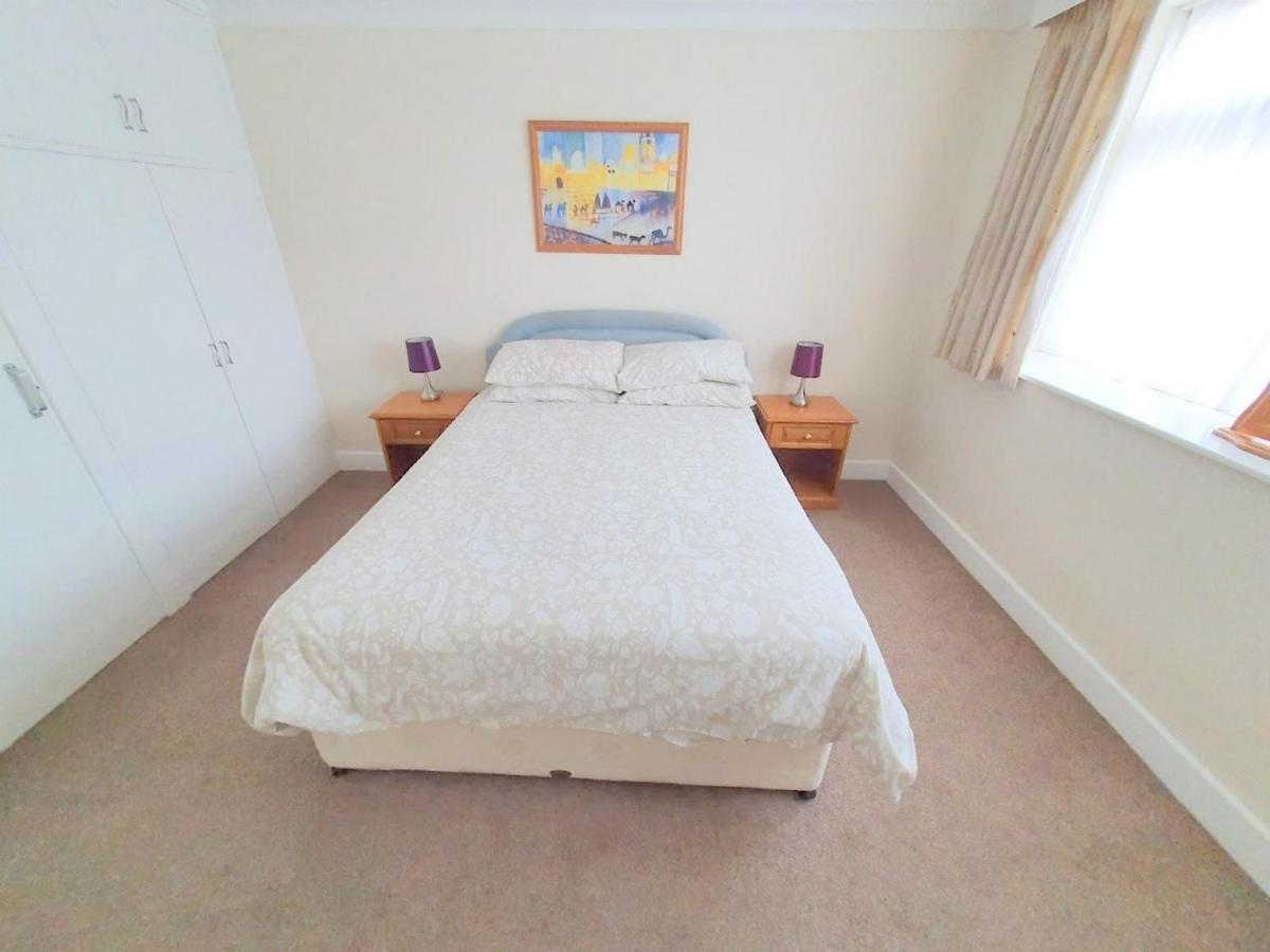 Wentworth Apartment With 2 Bedrooms, Superfast Wi-Fi And Parking Sittingbourne Extérieur photo