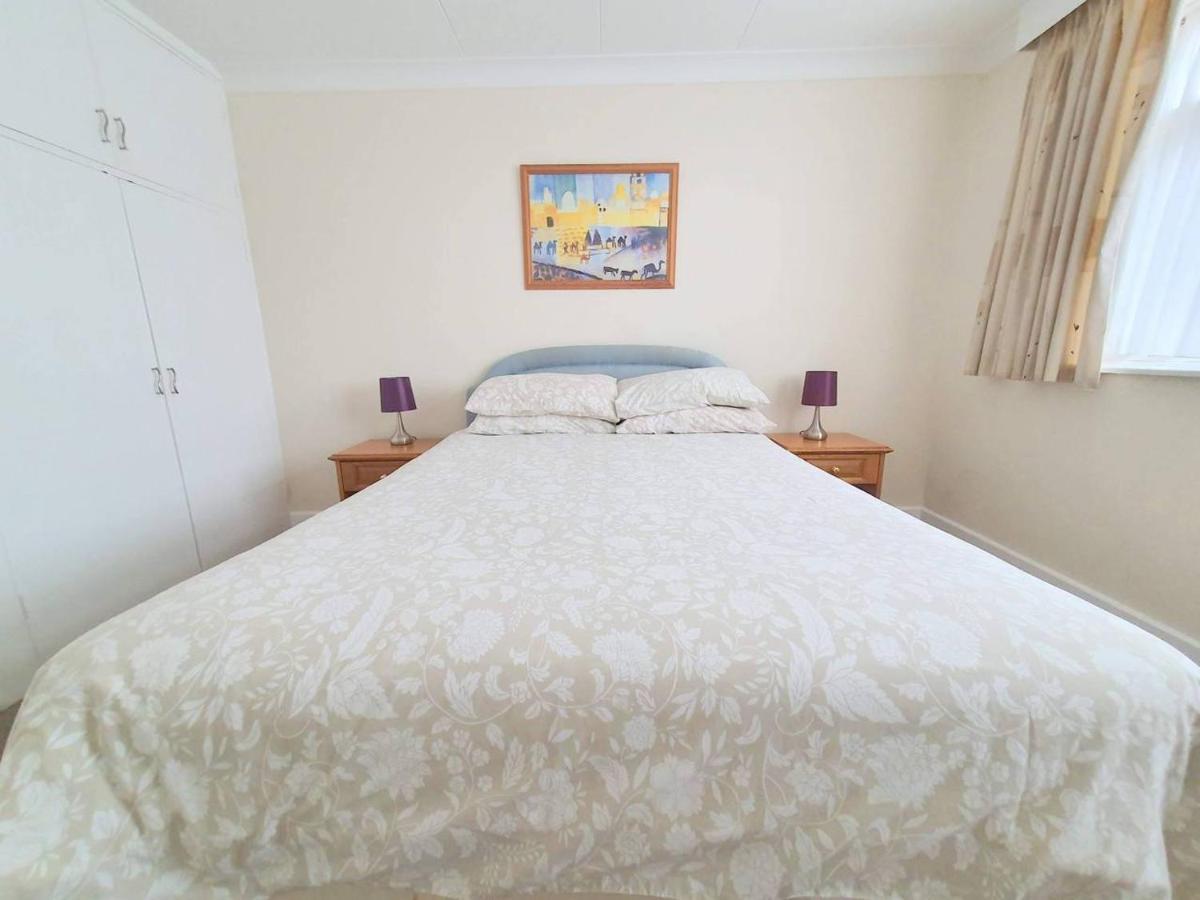 Wentworth Apartment With 2 Bedrooms, Superfast Wi-Fi And Parking Sittingbourne Extérieur photo