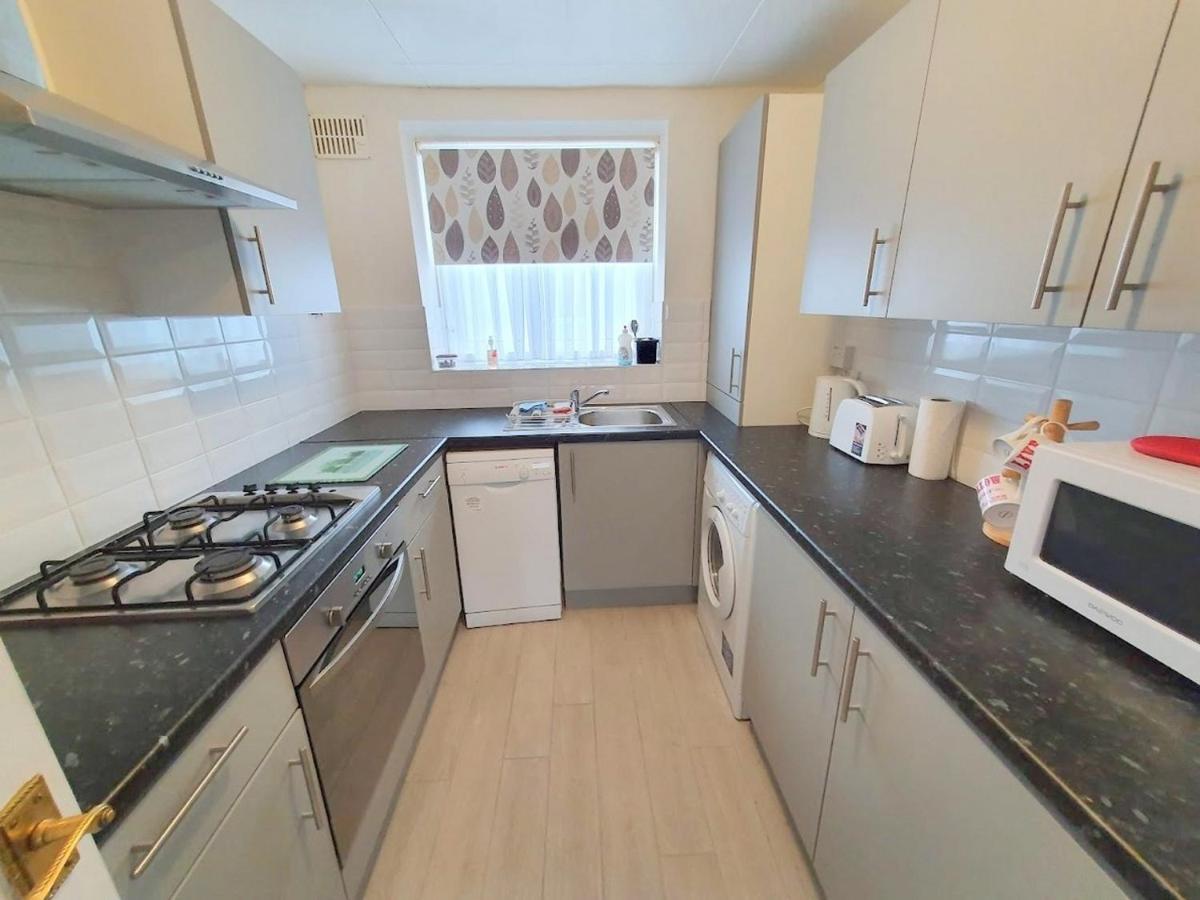 Wentworth Apartment With 2 Bedrooms, Superfast Wi-Fi And Parking Sittingbourne Extérieur photo